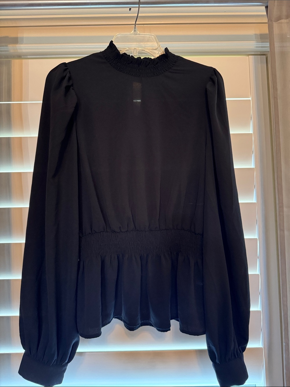 Vine & Love - Women's Black Long-Sleeve Smocked Waist Blouse - Sz Med